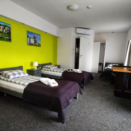 Rj Hotel Pabianice Eksteriør billede