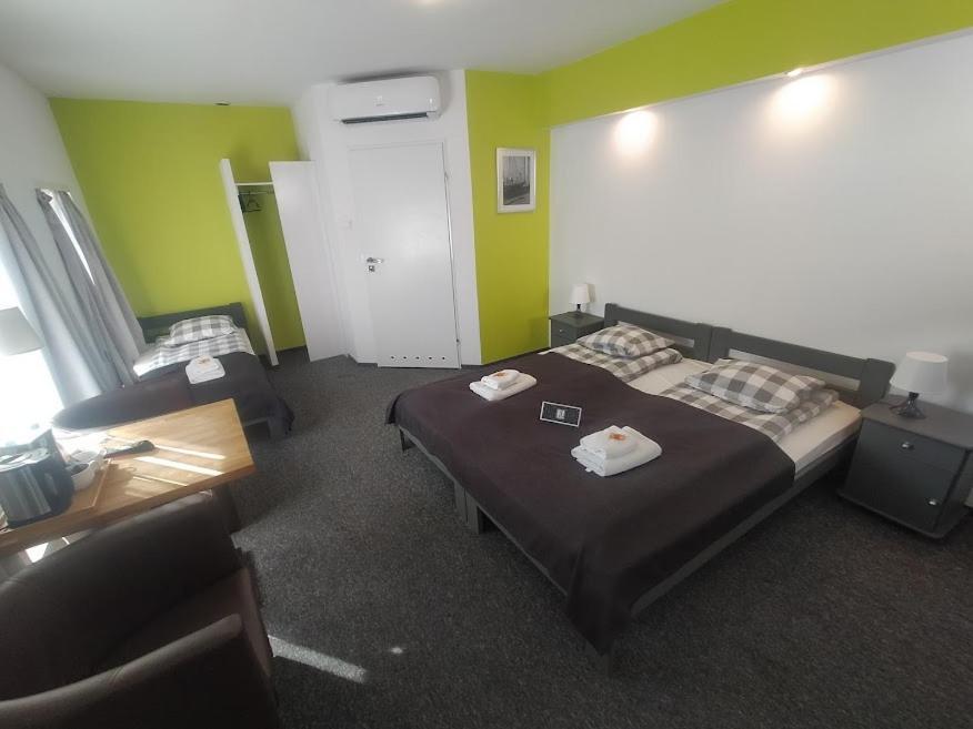 Rj Hotel Pabianice Eksteriør billede