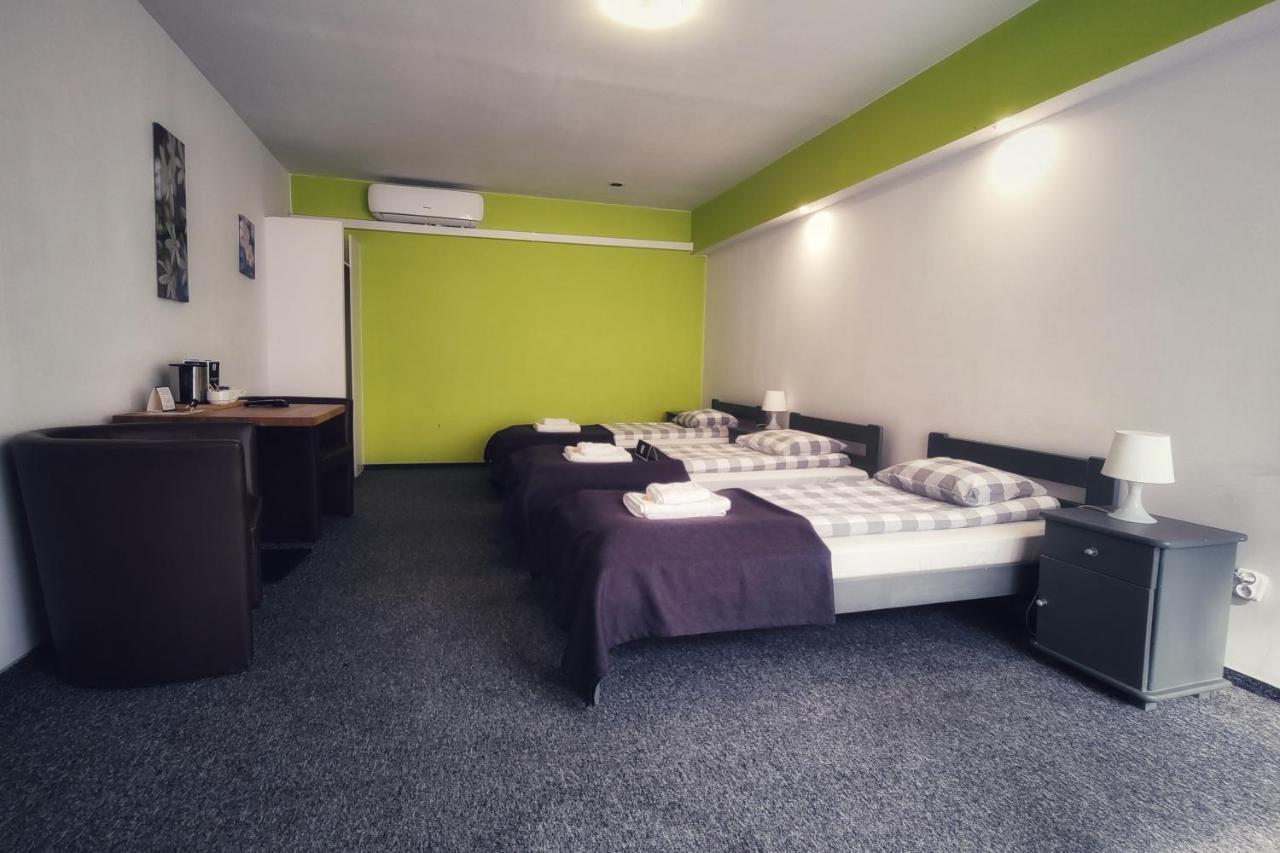 Rj Hotel Pabianice Eksteriør billede