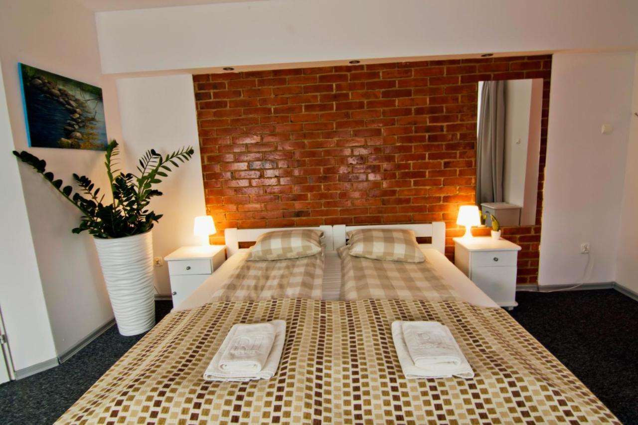 Rj Hotel Pabianice Eksteriør billede